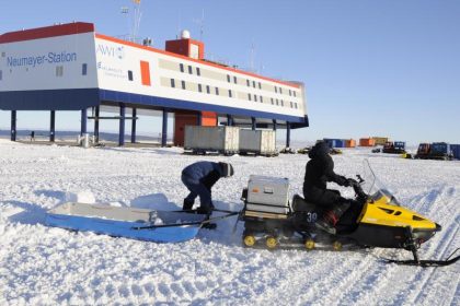 Forscher fliegen mit Langzeitflug Richtung Antarktis