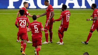 Bayern jubeln – Müller und Boateng treffen beim Löw-Besuch