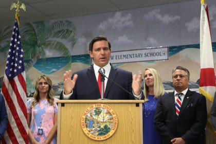 Redefreiheit: Gouverneur von Florida kündigt Bestrafung von Big Tech bei gesetzlosem Verhalten an