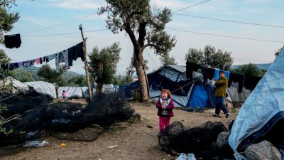 Schwangere zündet sich in griechischem Flüchtlingslager selbst an