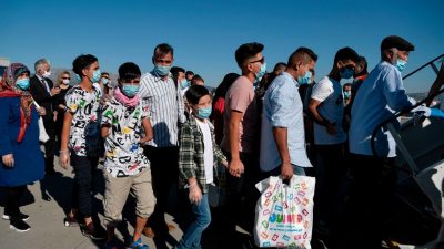 Bundespolizei stoppte an griechischen Flughäfen mehr als 5.200 Migranten