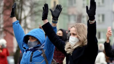 Zwei belarussische Demonstranten sitzen in schwedischer Botschaft in Minsk fest