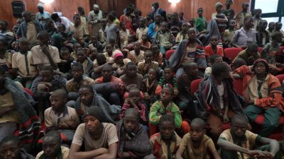 Bei Überfall auf Schule in Nigeria 42 Schüler sowie Lehrer und Angehörige entführt