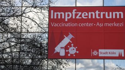 Stundenlohn ab 100 Euro: Ärzte verdienen gut an Einsätzen in Corona-Impfzentren