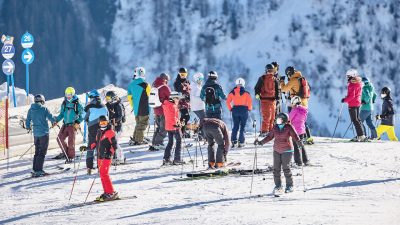 Österreich: Ski-Touristen kommen trotz Lockdowns – 1.400 Anzeigen
