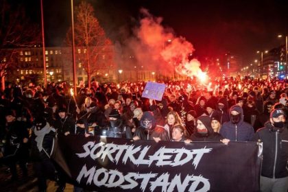 “Freiheit für Dänemark, wir haben genug” – Acht Festnahmen bei Protesten gegen Corona-Beschränkungen