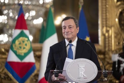 Ex-Premier Renzi: Draghi soll „Italien retten, wie er den Euro gerettet hat“