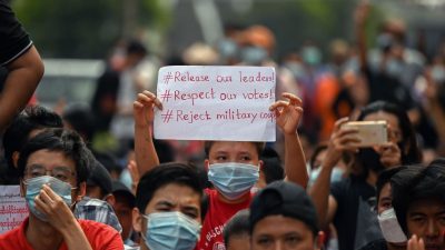 Massenproteste in Myanmar gegen Militärputsch gehen weiter