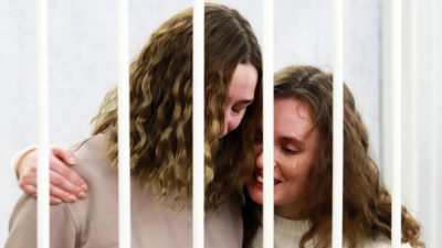 Umstrittener Strafprozess gegen zwei belarussische Journalistinnen begonnen
