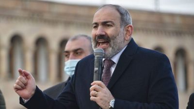 Machtkampf in Armenien: Präsident verweigert Absetzung des Armeechefs
