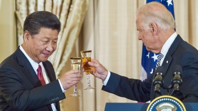 Erstes Gespräch mit Xi: Biden macht Druck – Experte: „Schaufensterdekoration für die globale neoliberale Agenda“
