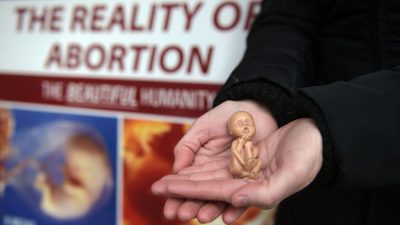 Pro-Life-Aktivistin: Frommer Katholik Biden betreibt radikale Abtreibungspolitik