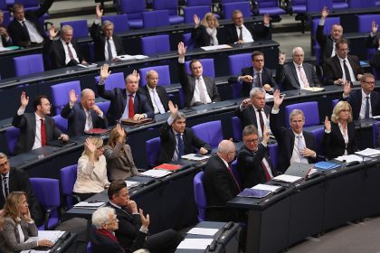 Bundestag: Neue Corona-Hilfen absegnen – AfD-Gesetzentwurf zur direkten Demokratie