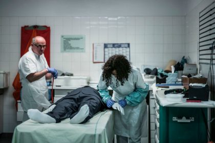 Kaum Obduktionen an Corona-Toten – obwohl Infektionsschutzgesetz sie billigt