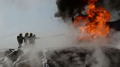 Großfeuer an afghanisch-iranischer Grenze: 200 bis 300 Tanklaster betroffen
