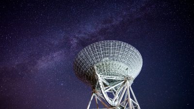 Neues Weitwinkelteleskop in Chile soll Informationen über Urknall liefern
