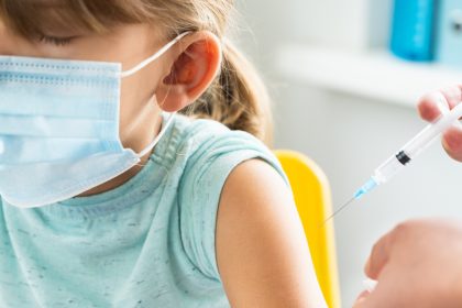 Uni Oxford testet Corona-Impfstoff an Kindern