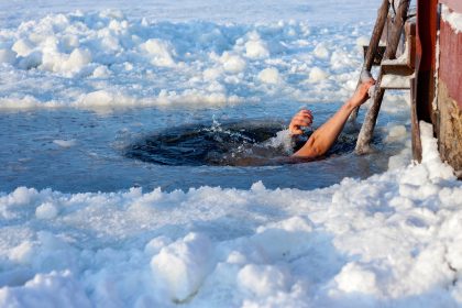 Eisschwimmer nach Rettung aus Berliner See gestorben