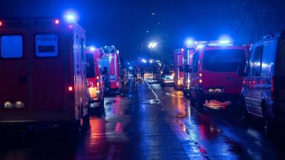 Auto zerreißt in zwei Teile: Drei junge Männer bei mutmaßlichem Autorennen in Berlin getötet