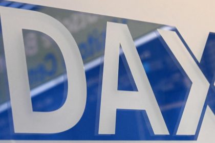 Dax steigt erstmals auf über 15.000 Punkte – Nach-Corona-Hoffnungen beflügeln