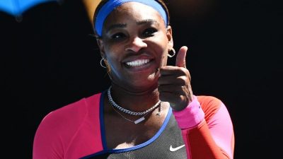 Topfavoritin Serena Williams in Melbourne im Viertelfinale
