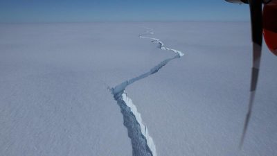 Eine Billion Tonnen schwer: Riesiger Eisberg hat sich von der Antarktis gelöst