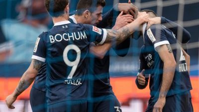 VfL Bochum vorerst Zweitliga-Spitzenreiter