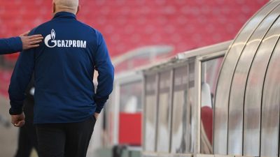 Medien: Schalke stellt Trainer und Sportchef frei