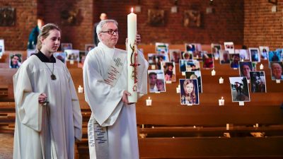 „Gottesdienste sind kein Beiwerk“: Bischöfe und Priester wollen an Ostern nicht auf Präsenzgottesdienste verzichten