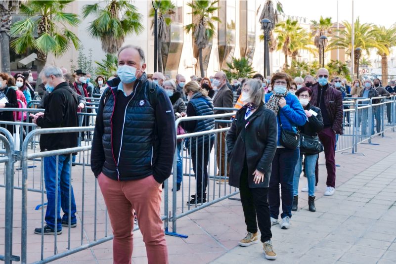 Frankreich: Seit Freitag 585.000 Menschen geimpft