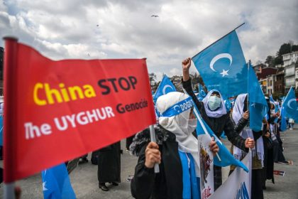 Istanbul: Uigurische Frauen protestieren gegen Chinas Haftlager