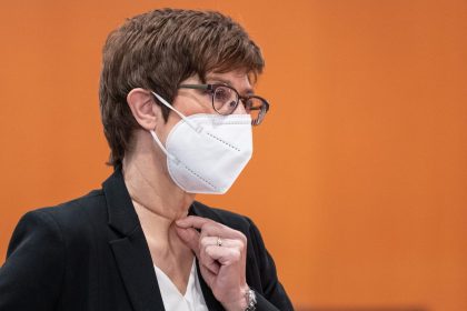 Schadensersatzklagen: Verteidigungsministerium verschätzt sich um fünf Milliarden Euro