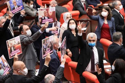 Dutzende Vertreter der pro-kurdischen HDP in der Türkei festgenommen
