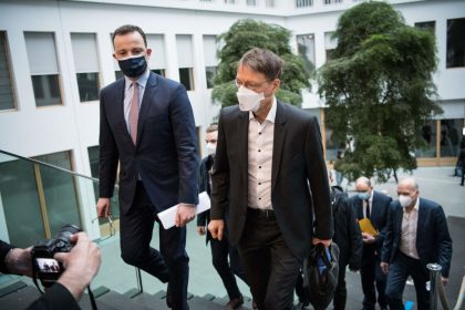 Spahn kündigt mögliche Lockdown-Verschärfungen an – „Dritte Welle durch Impfungen nicht zu stoppen“