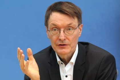 Lauterbach findet Umprogrammierung des Immunsystems durch Impfung „spannend“ – User beunruhigt