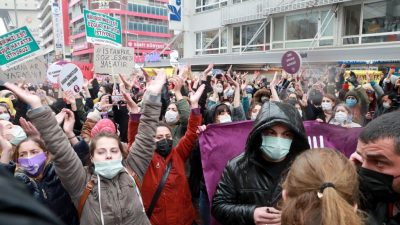 Internationale Kritik an Austritt der Türkei aus Abkommen gegen Gewalt an Frauen