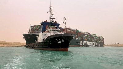 Eigentümer im Suez-Kanal feststeckender „Ever Given“ hofft auf Bergung am Samstag