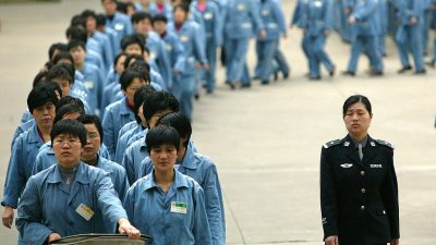Exil-Uigurin berichtet über Lager und Folter in China – Peking bestreitet Vorwürfe