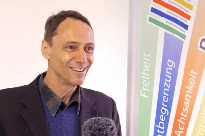 Medizinprofessor Sönnichsen tritt in „DieBasis“ ein: „Das Maß ist voll“