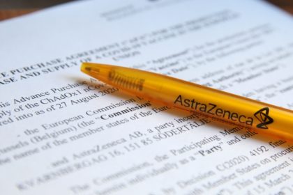 AstraZeneca: Zweifel an der Wirksamkeit – Lieferverzögerungen und Blutgerinnsel