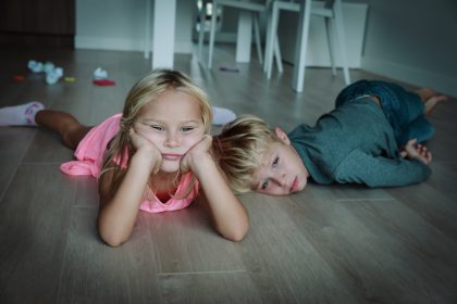 Schulpsychologen bestätigen Copsy-Studie – Vier von fünf Kindern durch Corona-Lockdown stark belastet