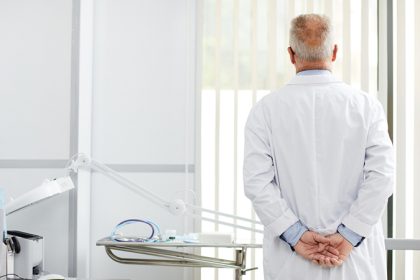 Schweigender Rückzug: Die Impfkampagne verliert ihre Ärzte