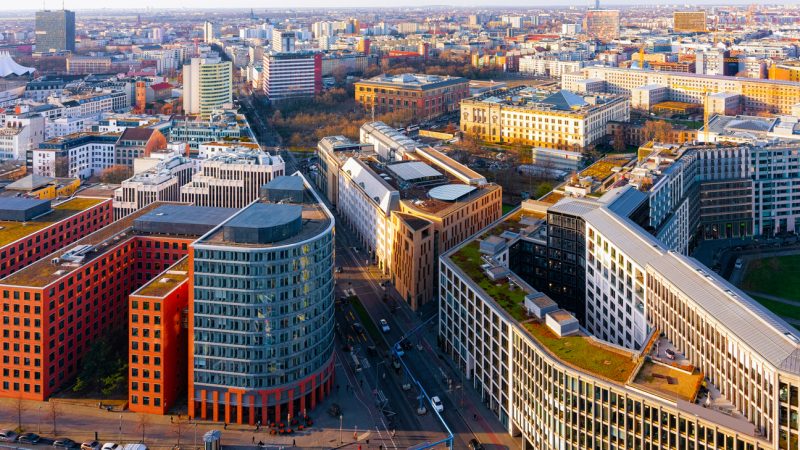 „Realer Sozialismus in Berlin“ – Linke Initiative will Staatswohnungen statt Privatbesitz