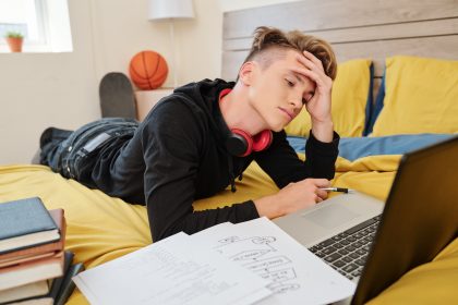 Panikattacken und Depressionen: Berliner Schüler klagen über Lernen im Lockdown