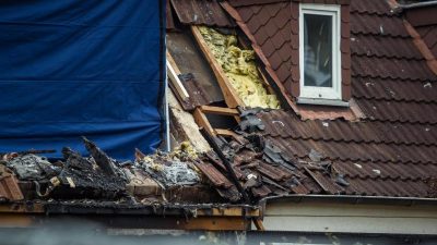 Leiche in zerstörtem Haus gefunden – Verdacht auf Totschlag