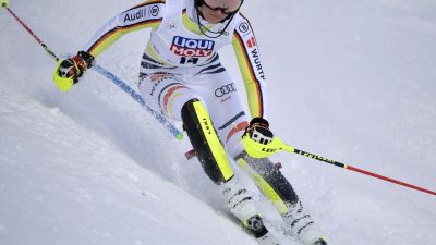 Skirennfahrerin Dürr bei Slalom in Are auf Top-Ten-Kurs