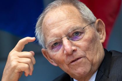 Schäuble für Corona-Impfung bei Olympia-Startern