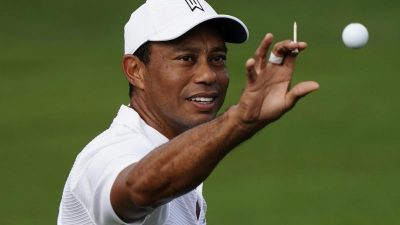 Tiger Woods nach Autounfall wieder zu Hause