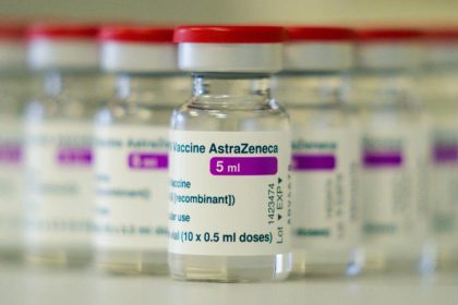 AstraZeneca soll in Großbritannien nur noch an über 40-Jährige verimpft werden
