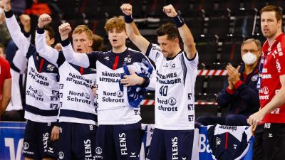 Flensburgs Handballer gewinnen Derby gegen Kiel mit 31:28